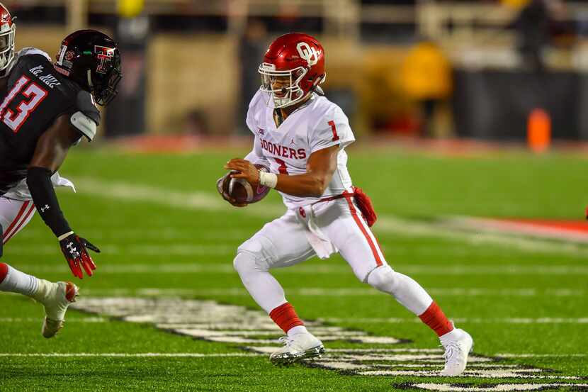 LUBBOCK, TX - NOVEMBER 03: Kyler Murray #1 of the Oklahoma Sooners finds running during the...