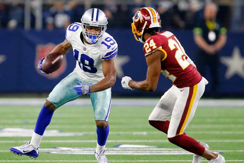 Dallas Cowboys wide receiver Amari Cooper (19) looks to make a move on Washington Redskins...