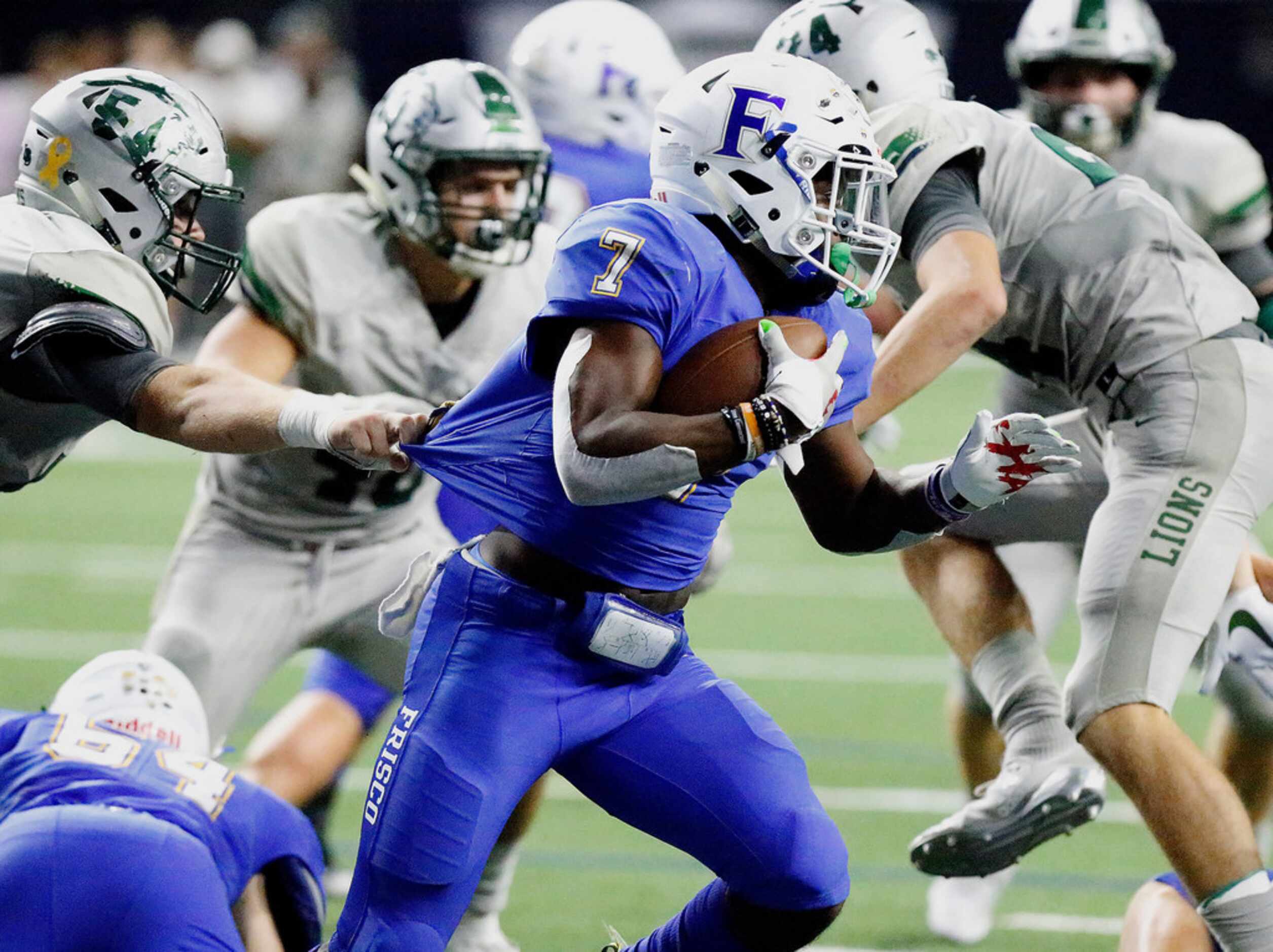 Frisco High School Bryson Clemons (7) carries the ball during the first half as Reedy High...