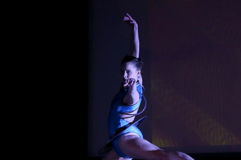 Dallas Neo-Classical Ballet company member Laura Pearson in Adrián Aguirre's Quantum...