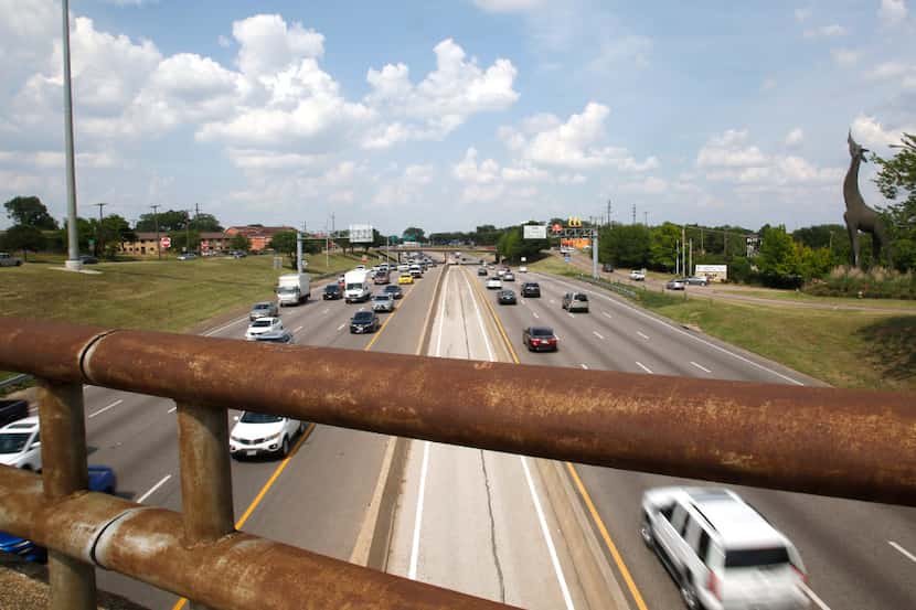 Northhbound I-35E traffic is seen from the Marsalis Avenue overpass near the Dallas Zoo in...