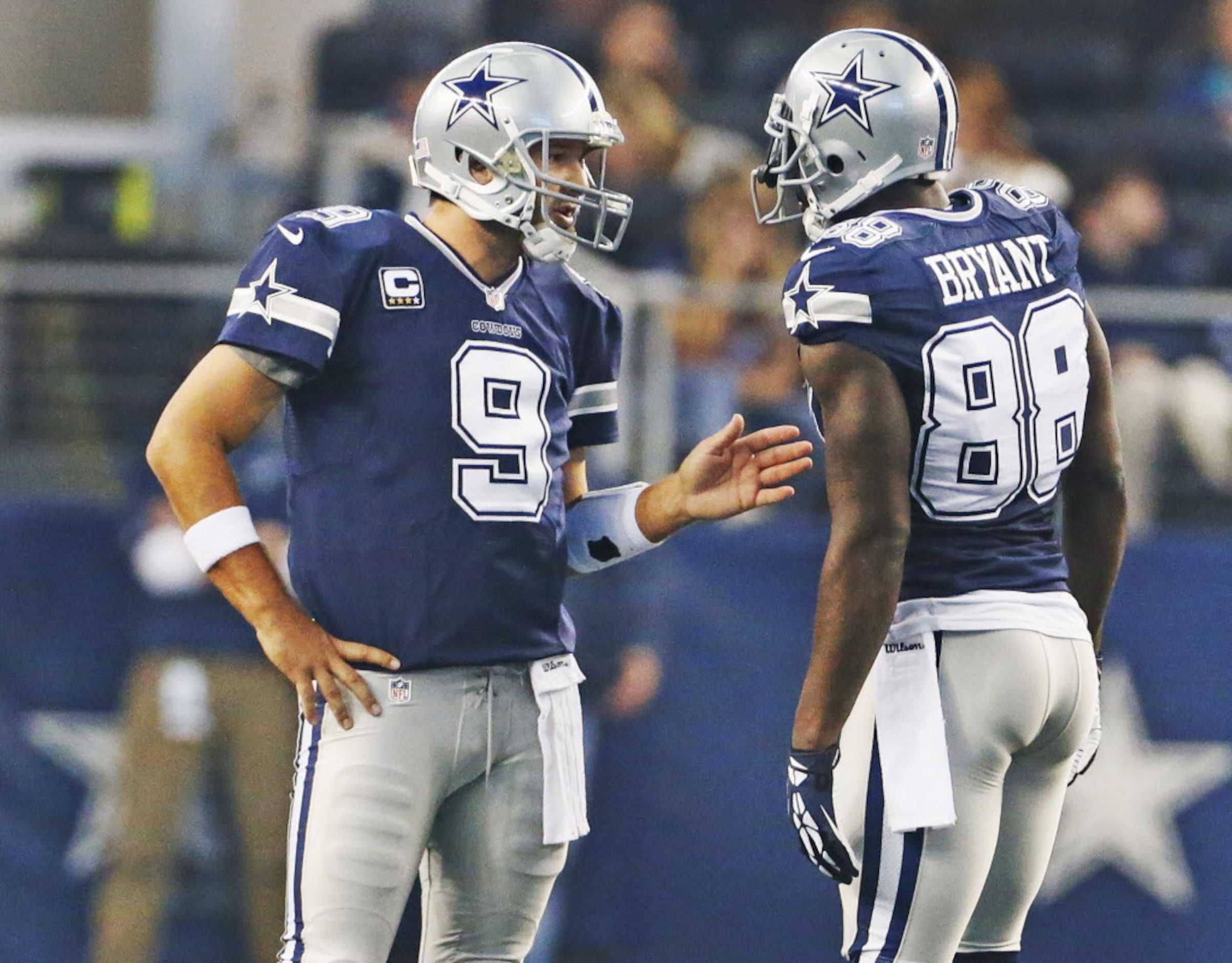 Jason Witten gives praise to Dez Bryant after emotional win