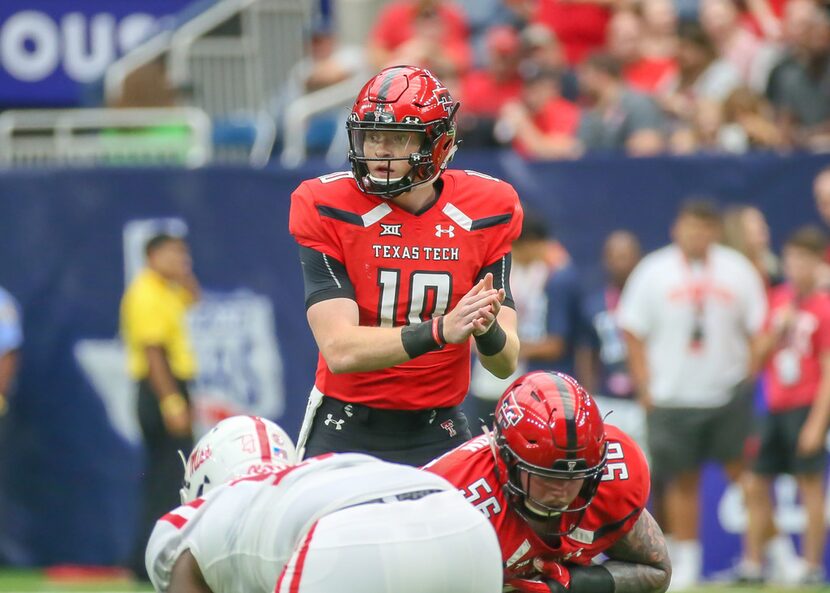 HOUSTON, TX - SEPTEMBER 01:  Texas Tech Red Raiders quarterback Alan Bowman (10) takes over...