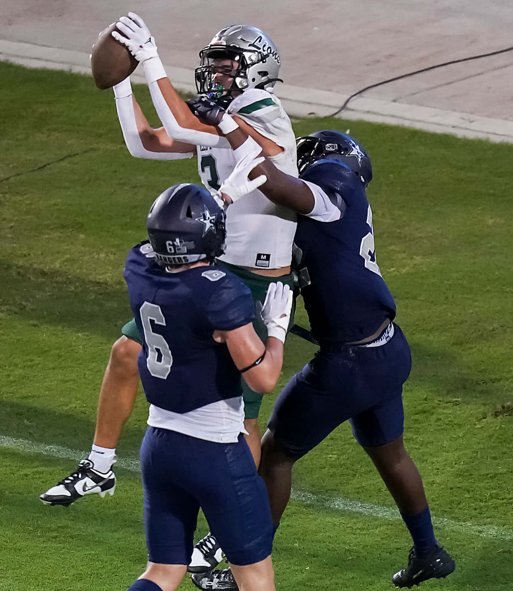 Frisco Reedy wide receiver Connor McGrath (3) catches a touchdown pass between Frisco Lone...