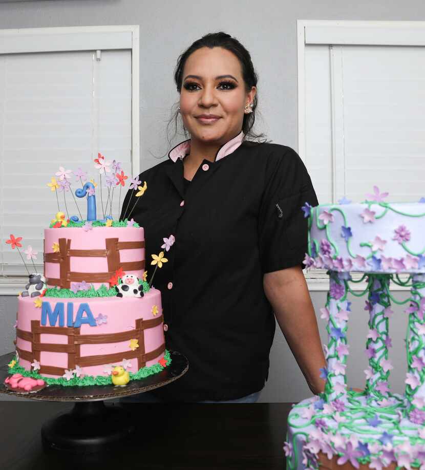 Erika Soto, quien durante ocho años trabajó en la cocina de postres de los Cowboys y luego...