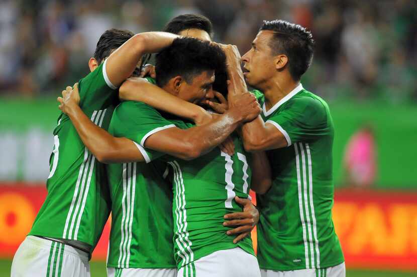 Una selección B de México disputará la edición 2017 de la Copa Oro que inició el viernes....