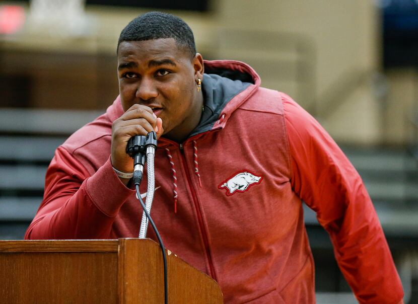TXHSFB Mansfield Legacy senior defensive tackle Enoch Jackson announces that he is signing...