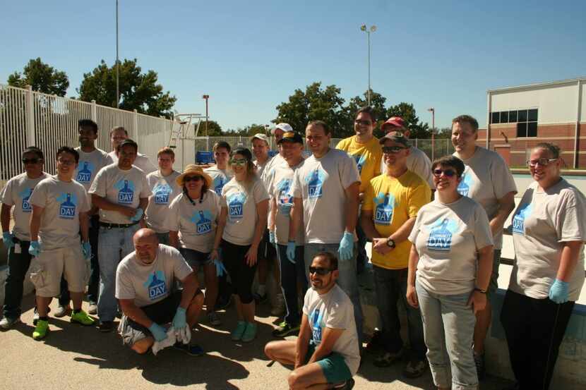  VHA employees doing a community service project in Irving. Photo courtesy of Impacting Irving.