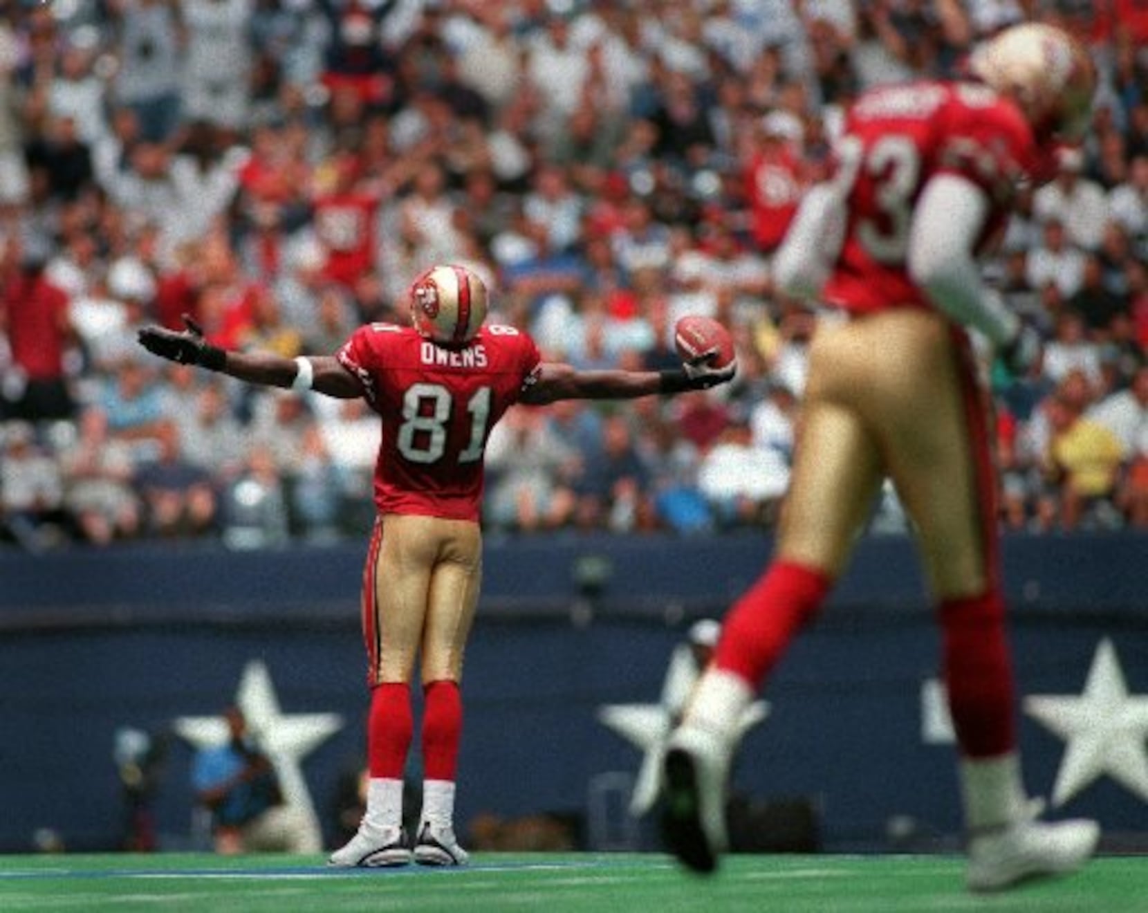 16 years ago, Terrell Owens celebrated on the Dallas star - Niners