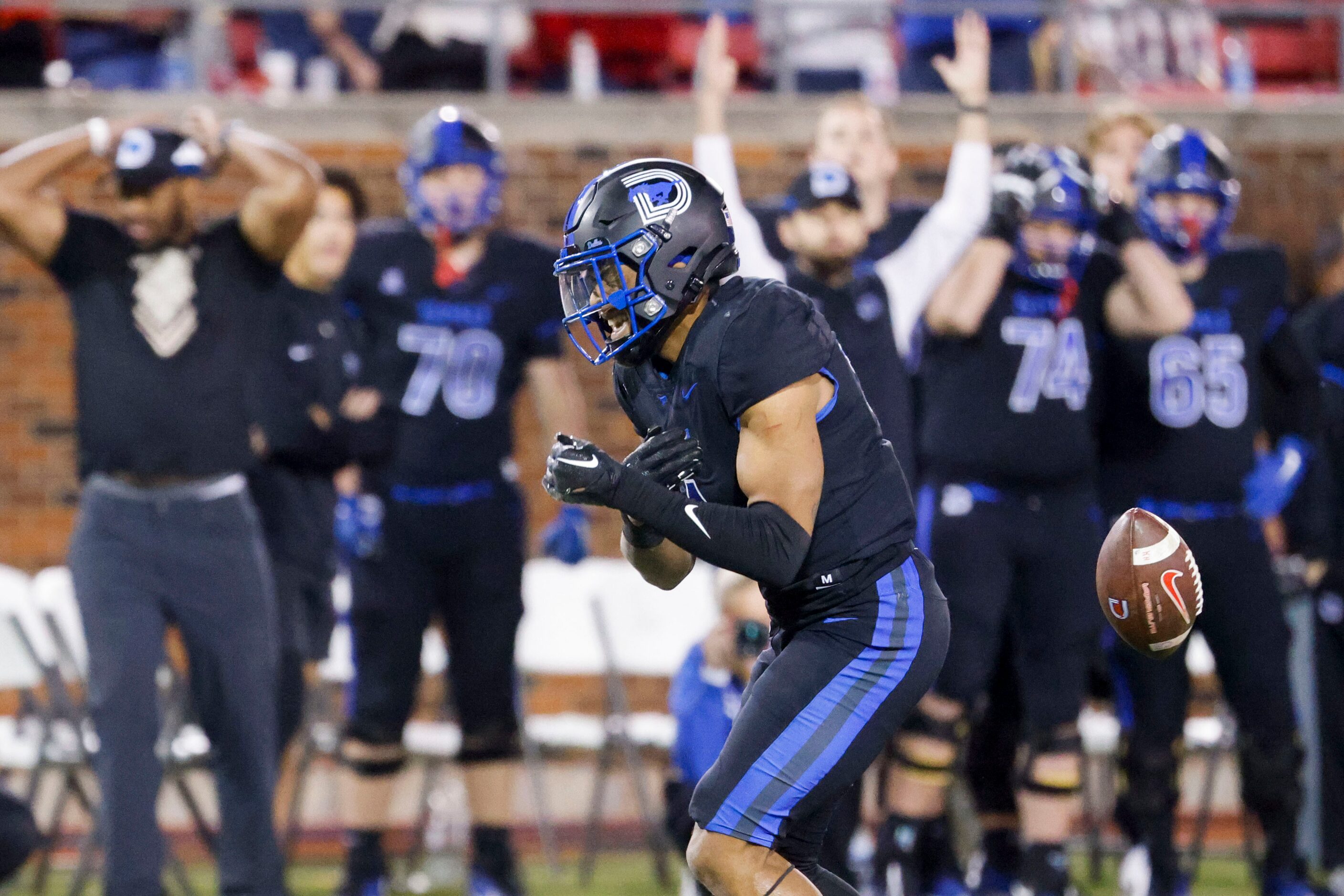 Southern Methodist Mustangs running back Jaylan Knighton reacts as he fails to receive a...