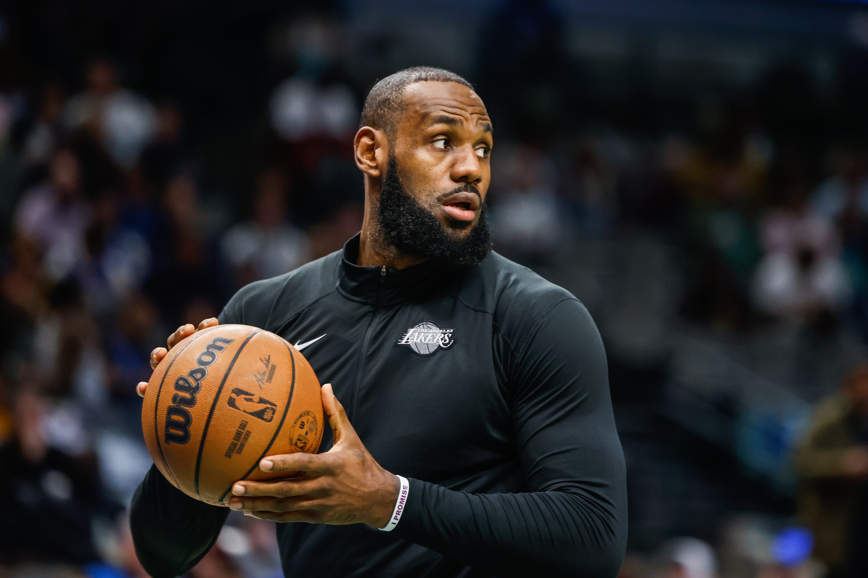 Los Angeles Lakers forward LeBron James (6) during warmups before the game against Dallas...