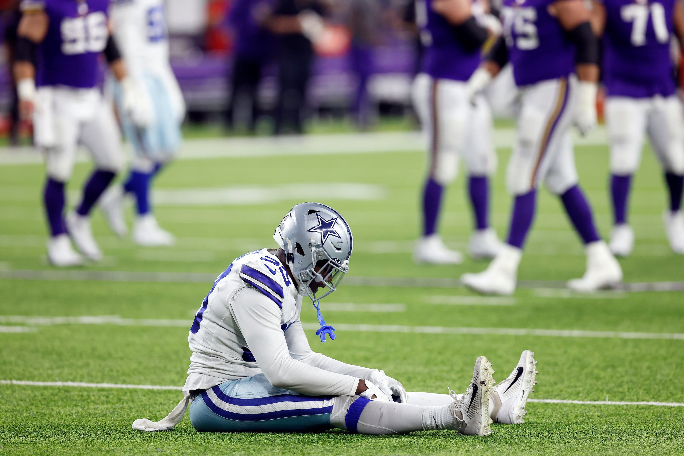 Cowboys tackle Tyron Smith misses practice Wednesday, 'would be pressed to  play' vs. Broncos