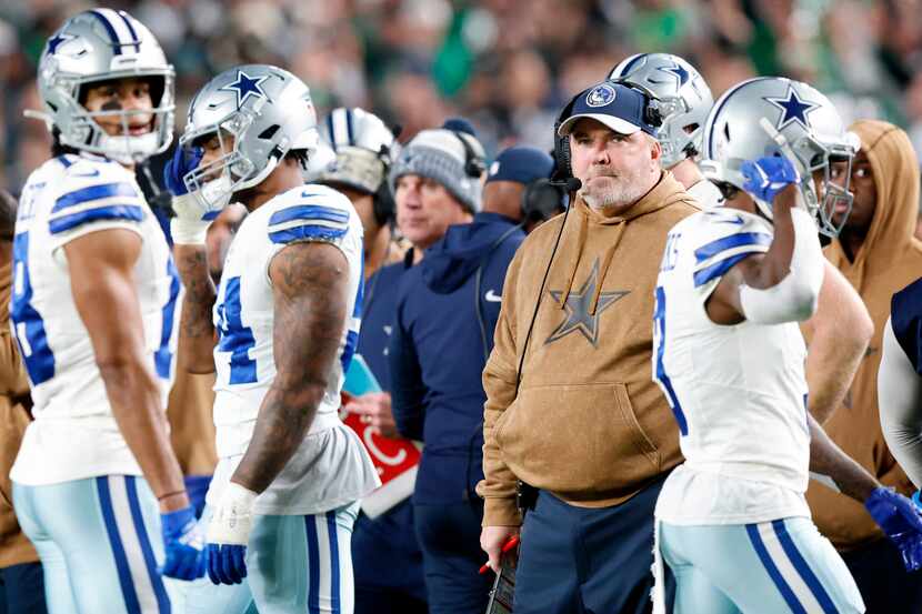Dallas Cowboys head coach Mike McCarthy reacts after a review on tight end Luke...