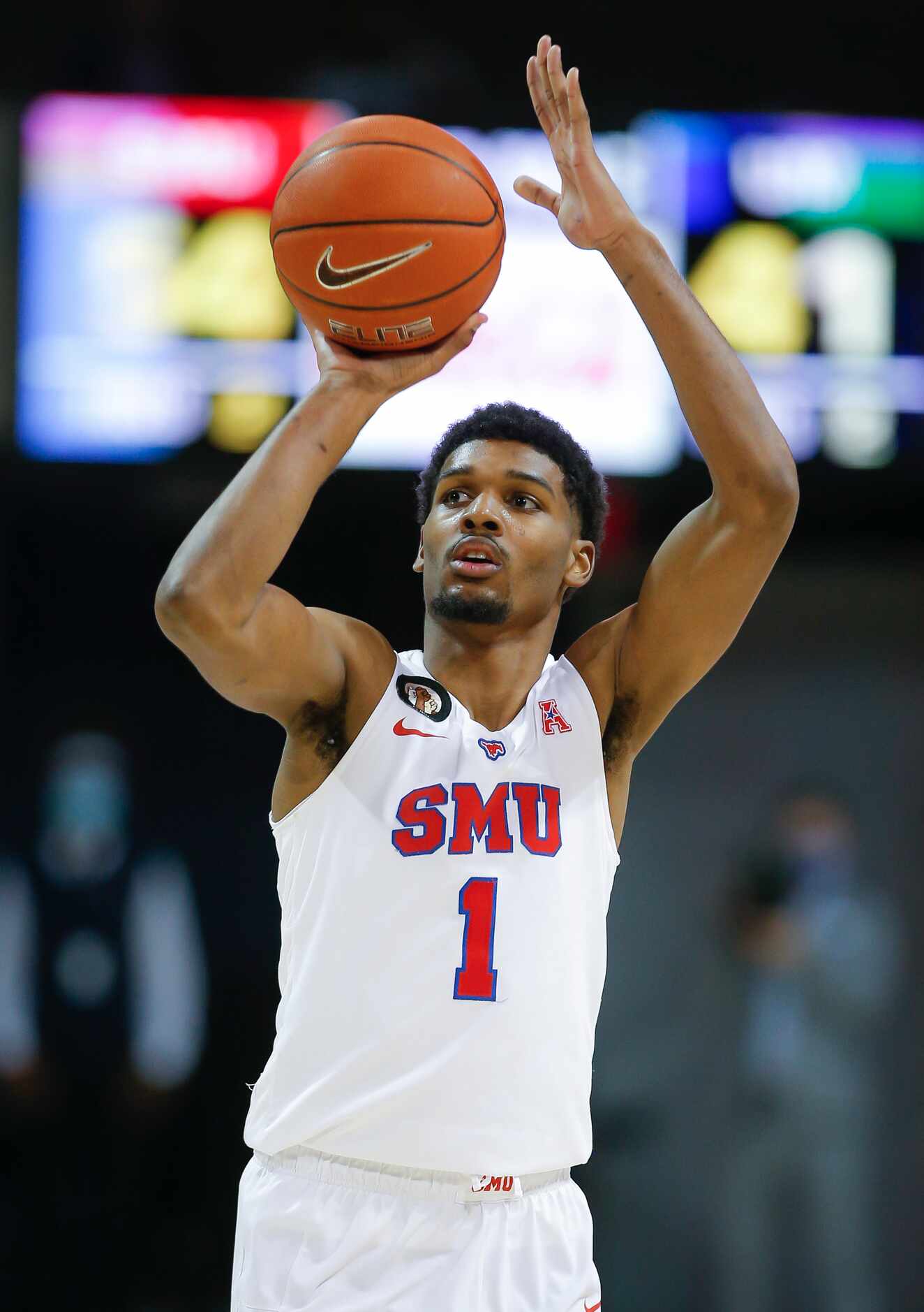 SMU forward Feron Hunt (1) attempts a shot during the second half of a college basketball...