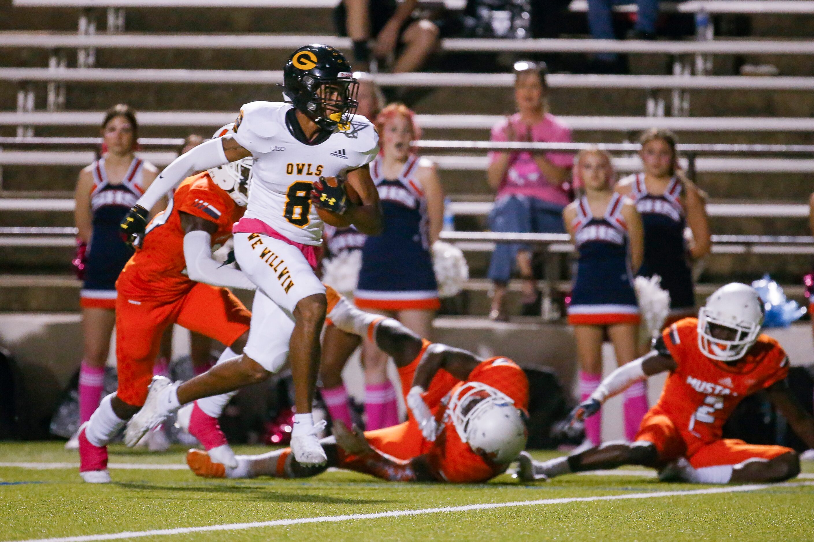 Garland’s WR Ellis Rogers (8) evades the Sachse defense for a touchdown during the first...