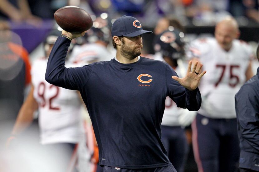Dec 1, 2013; Minneapolis, MN, USA; Chicago Bears quarterback Jay Cutler (6) throws prior to...