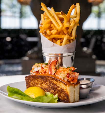 The lobster roll at RH Rooftop Restaurant is a good choice.