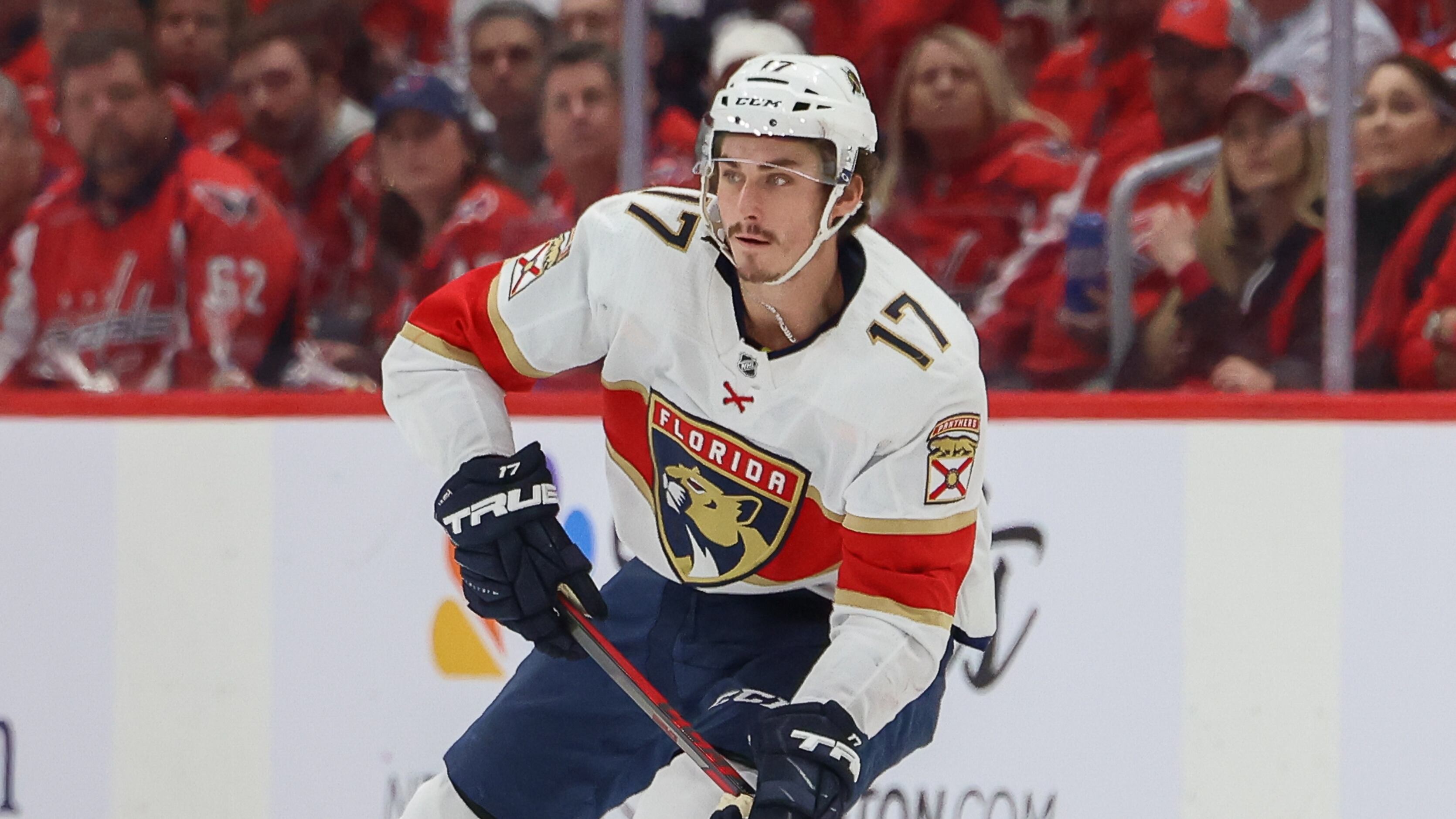 Florida Panthers Sign Forward - NHL Trade Rumors 