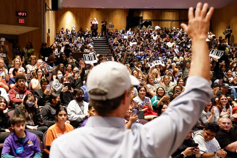 Students cheer as Democratic gubernatorial candidate Beto O'Rourke waves to the young crowd...