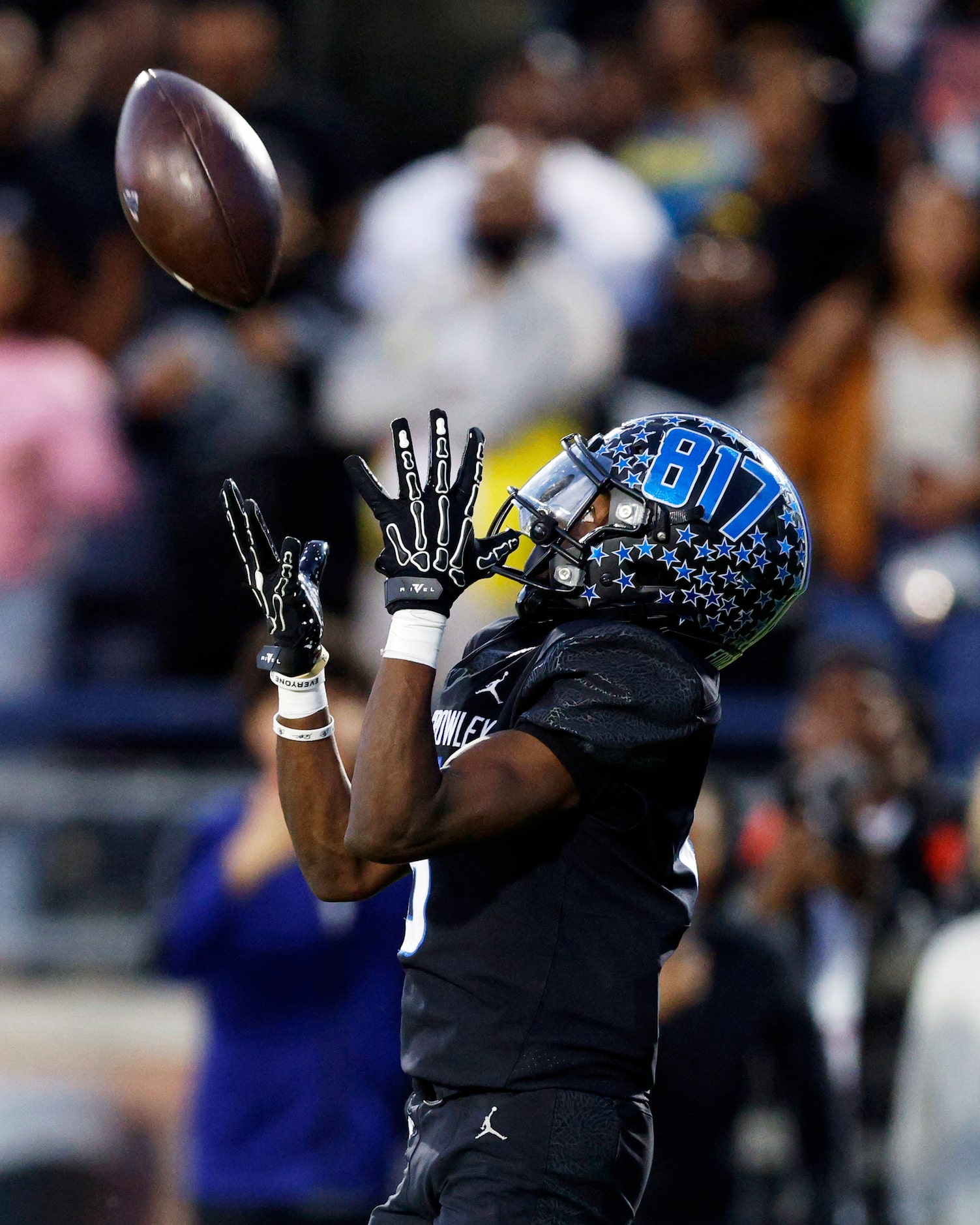 North Crowley wide receiver Quentin Gibson (6) catches a 49-yard pass for a touchdown during...