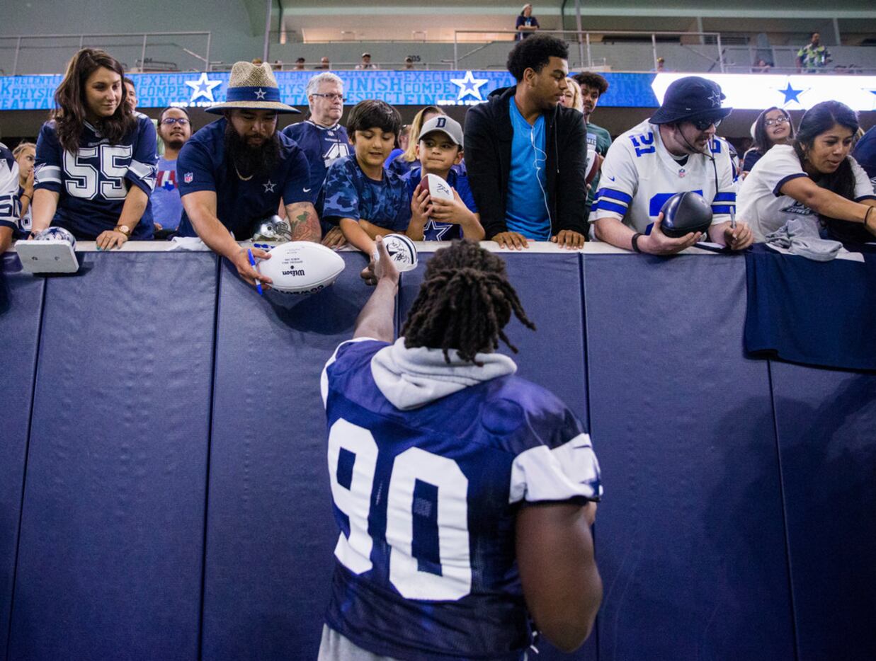 DeMarcus Lawrence to young Giants fan: 'Suck it up' - Los Angeles Times