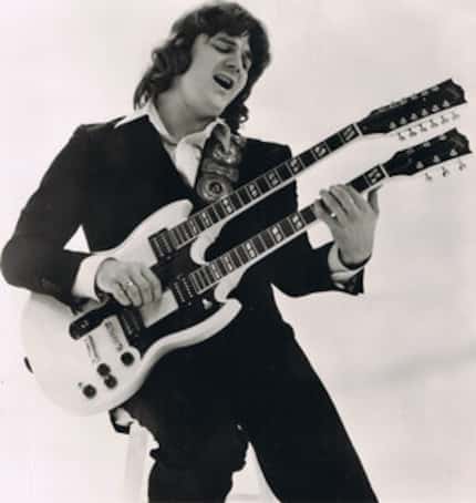 Steve Miller performed on a double-neck guitar in 1977.