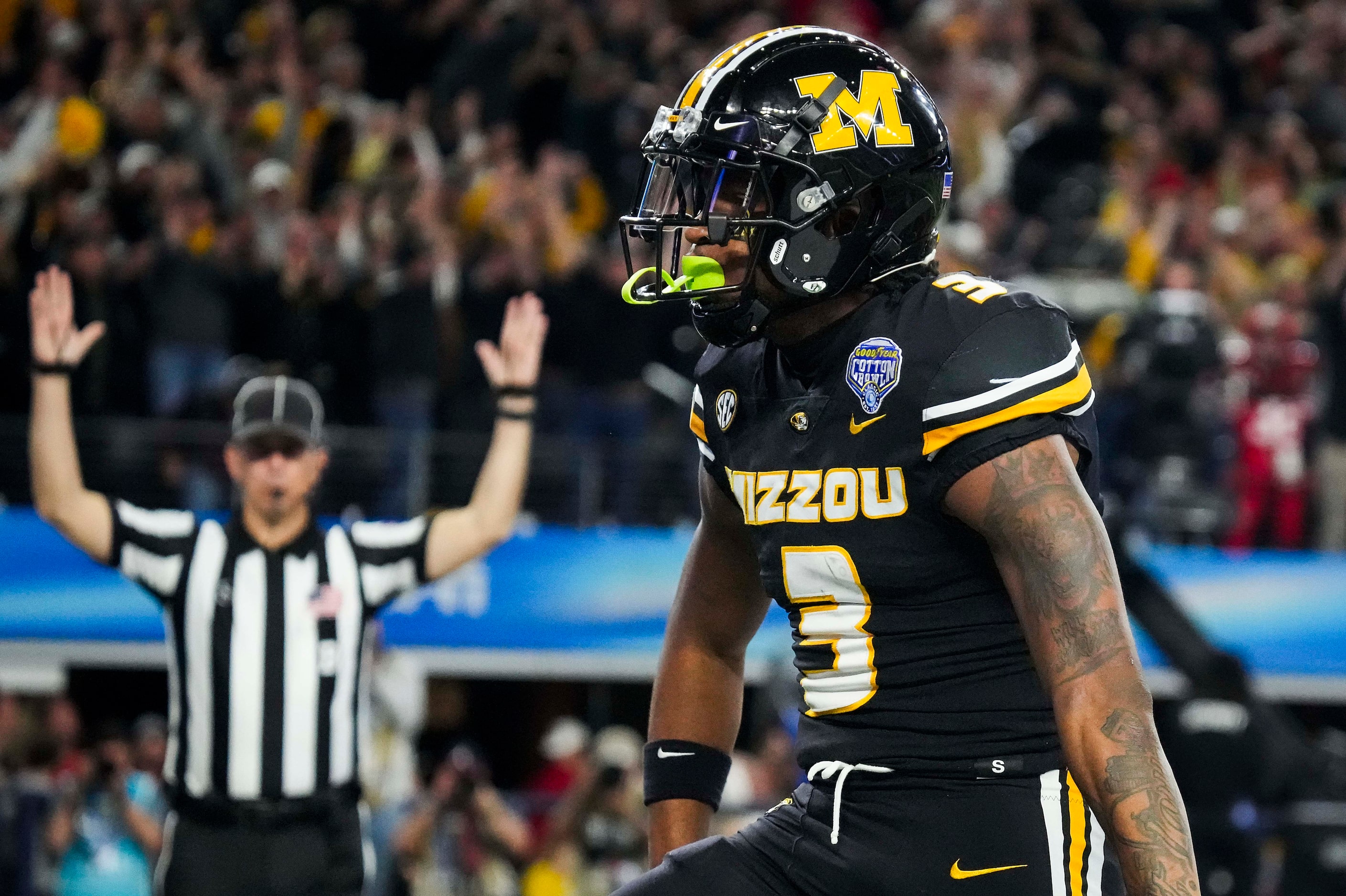 Missouri wide receiver Luther Burden III (3) celebrates after a touchdown during the second...