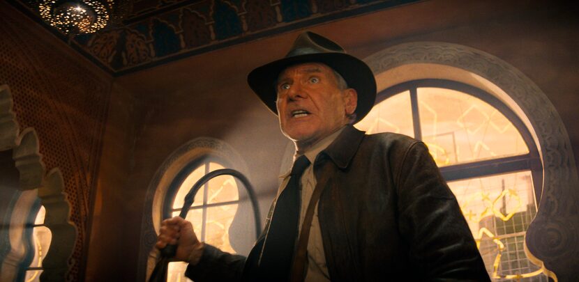 En esta imagen proporcionada por Lucasfilm, Harrison Ford en una escena de "Indiana Jones...