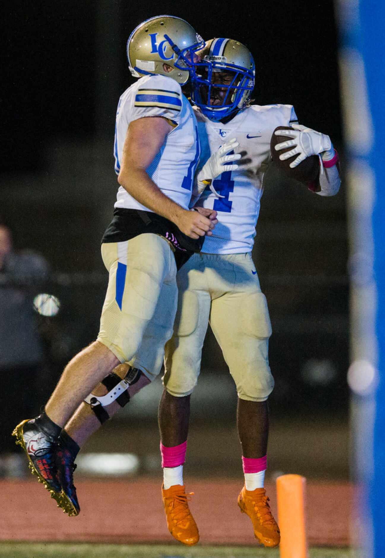 Garland Lakeview running back Camar Wheaton (4) celebrates a touchdown with quarterback...