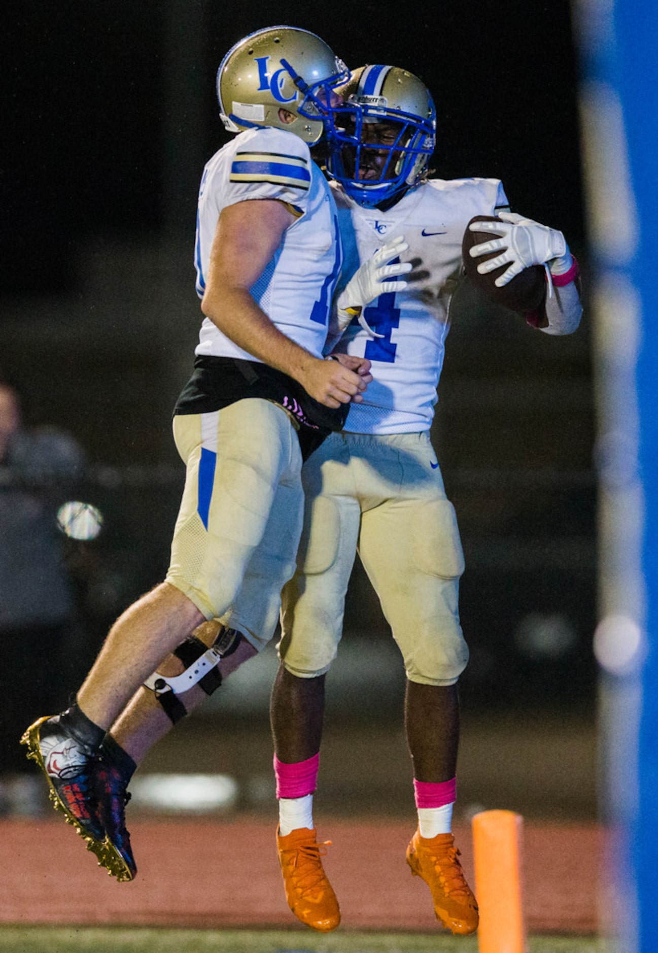 Garland Lakeview running back Camar Wheaton (4) celebrates a touchdown with quarterback...