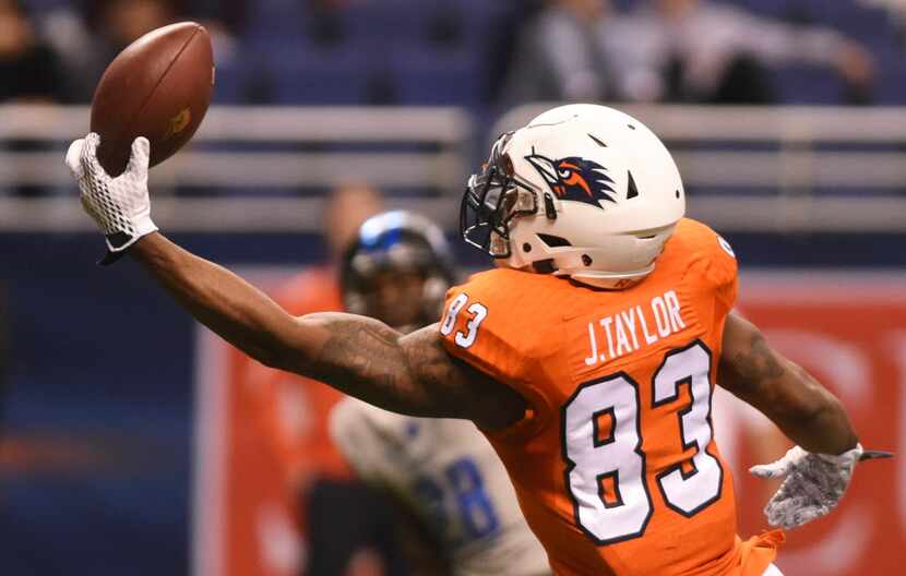 UTSA receiver JaBryce Taylor makes a touchdown catch against Middle Tennessee during the...