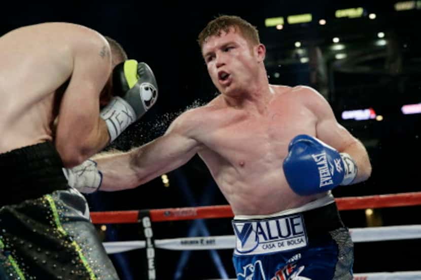 El boxeador mexicano Saúl “Canelo” Álvarez  vs. Liam Smith en Arlington en 2016. Foto AP
