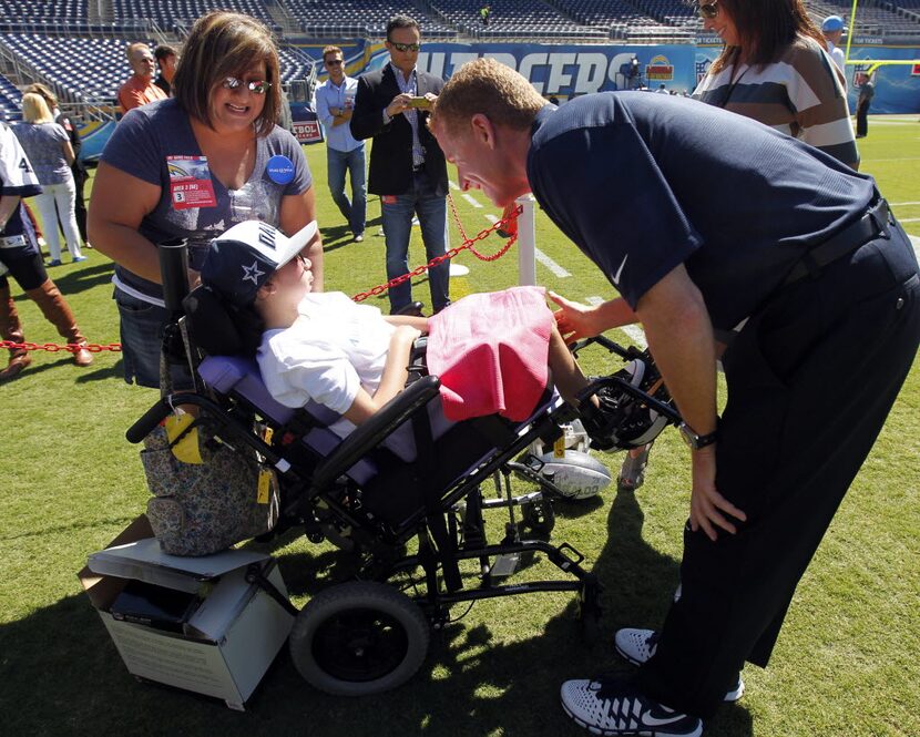 Jason Garrett meets with Brianna Hernandez, 15, and her mother Theresa Hernandez, of...