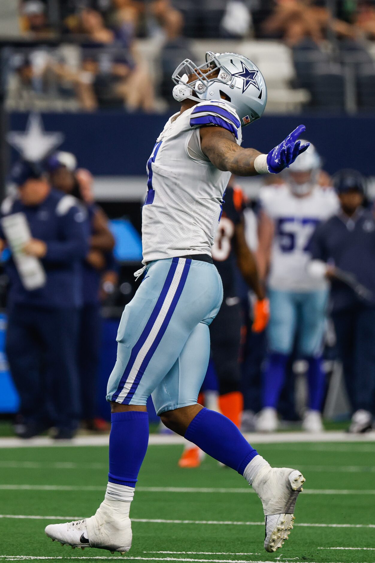 Dallas Cowboys linebacker Micah Parsons (11) celebrates a sacks over Cincinnati Bengals...