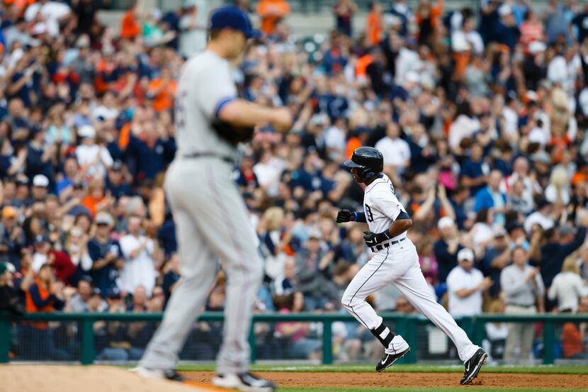 May 23, 2014; Detroit, MI, USA; Detroit Tigers center fielder Austin Jackson (14) runs the...