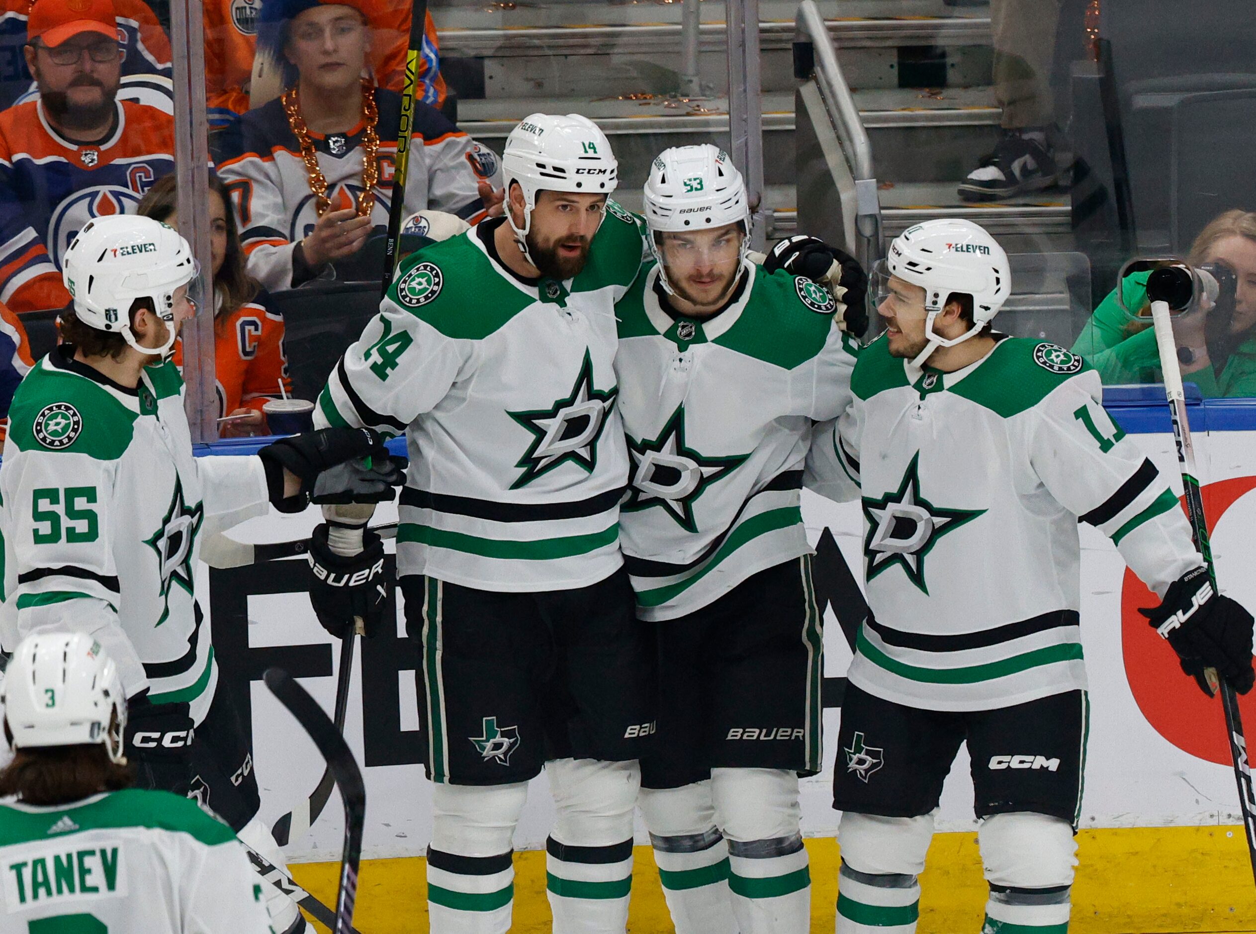 Dallas Stars center Wyatt Johnston (53) celebrates with his teammates Dallas Stars...