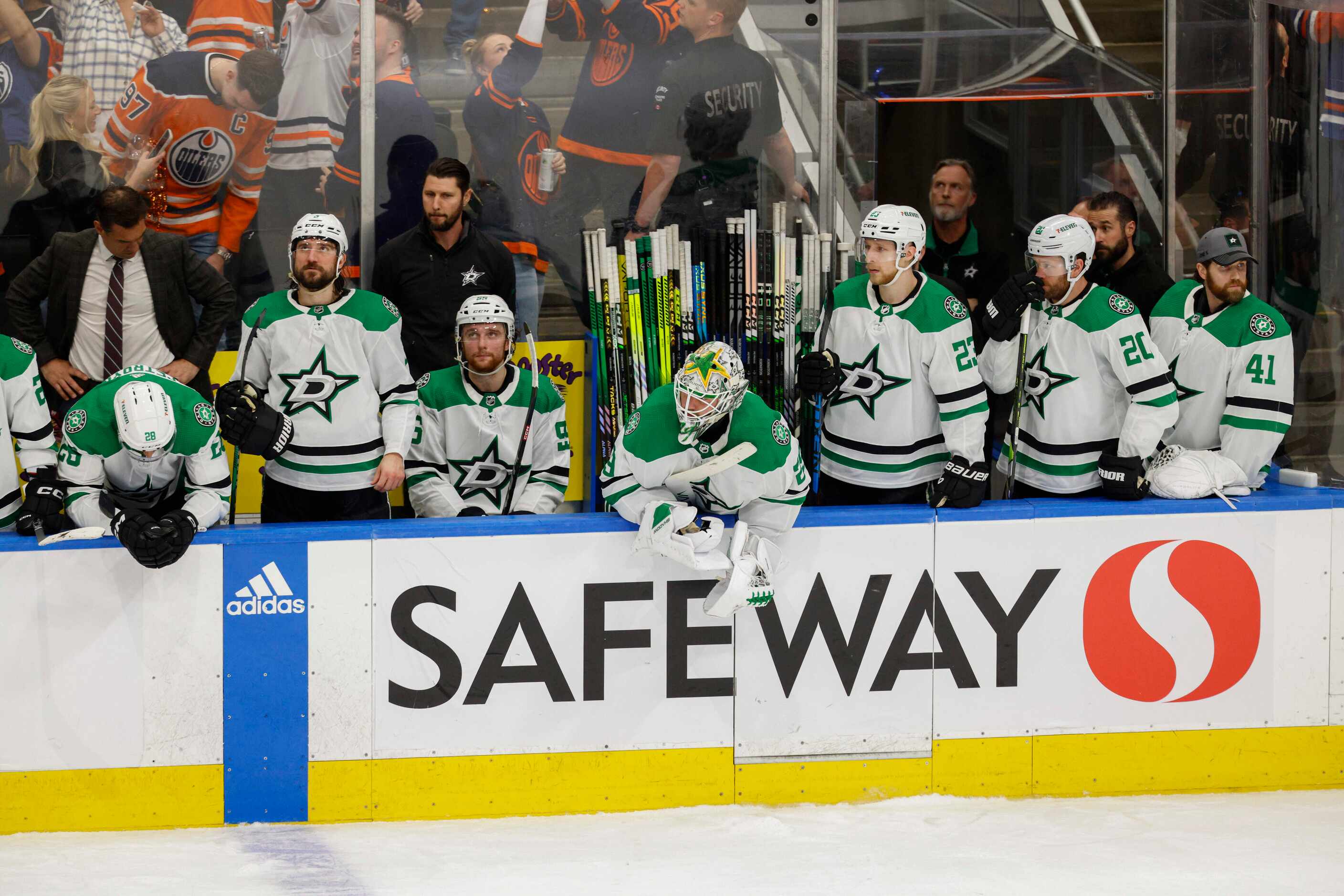 Dallas Stars goaltender Jake Oettinger (29) looks out over the boards as the Edmonton Oilers...