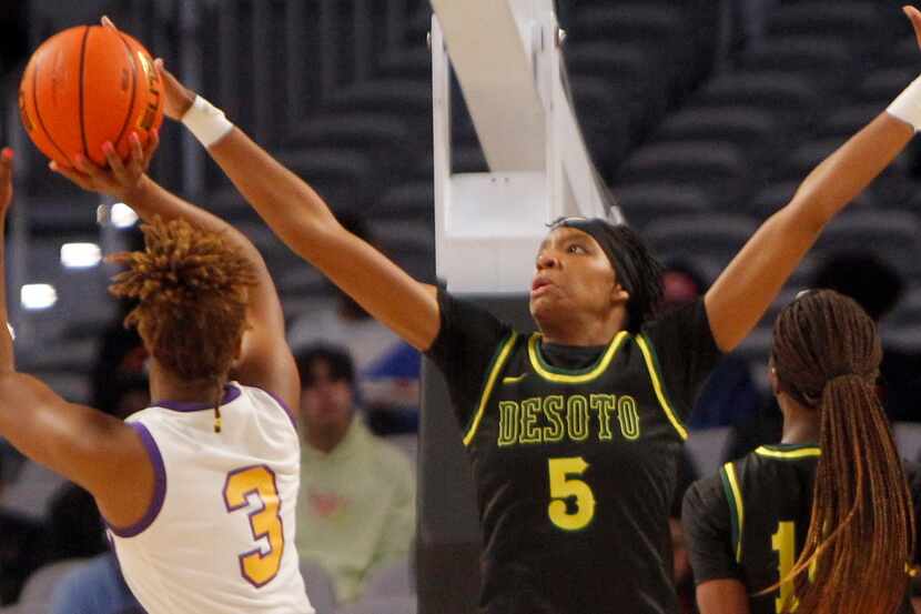 LSU signee Sa'Myah Smith (5) and DeSoto finished No. 1 in the Class 6A area rankings after...