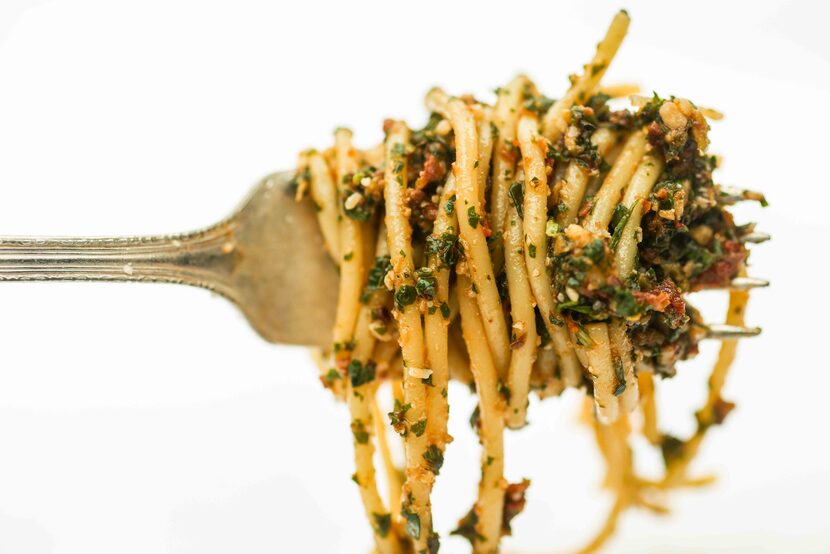 Puttanesca pesto