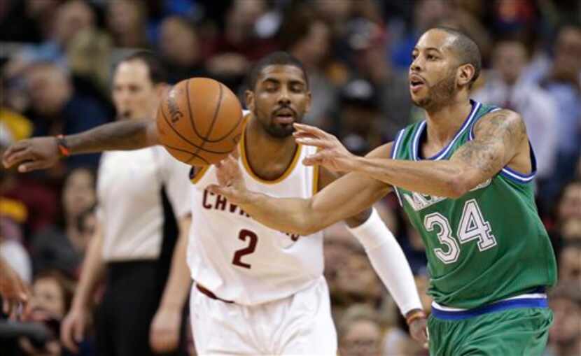 Devin Harris y los Mavs cayeron el miércoles ante los Cavs en Cleveland. Fotos AP