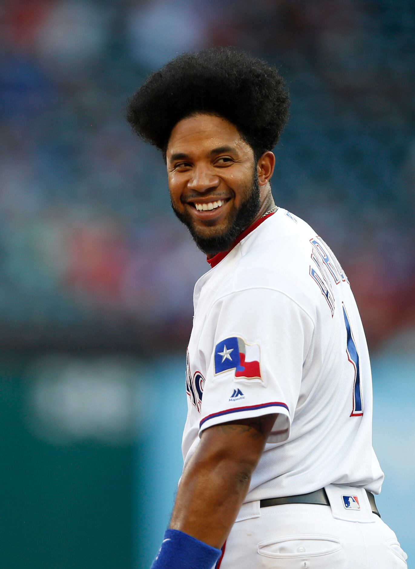 Elvis Andrus donates gear to Dallas high school teams