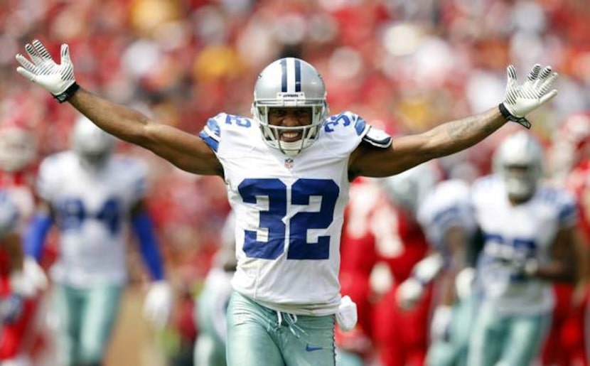 Dallas Cowboys cornerback Orlando Scandrick (32) celebrates after blocking a field goal in a...