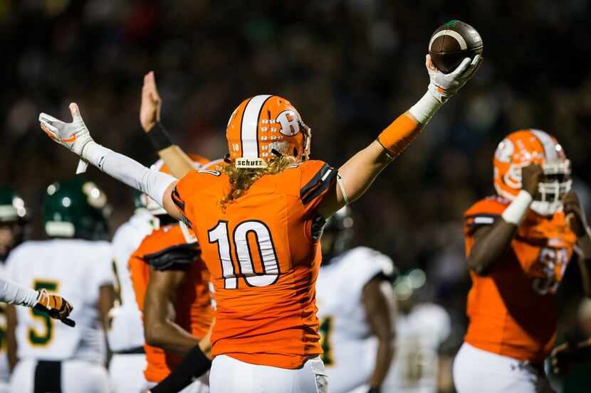 Rockwall linebacker Riley Pevler (10) celebrates after Rockwall recovered a fumble during...
