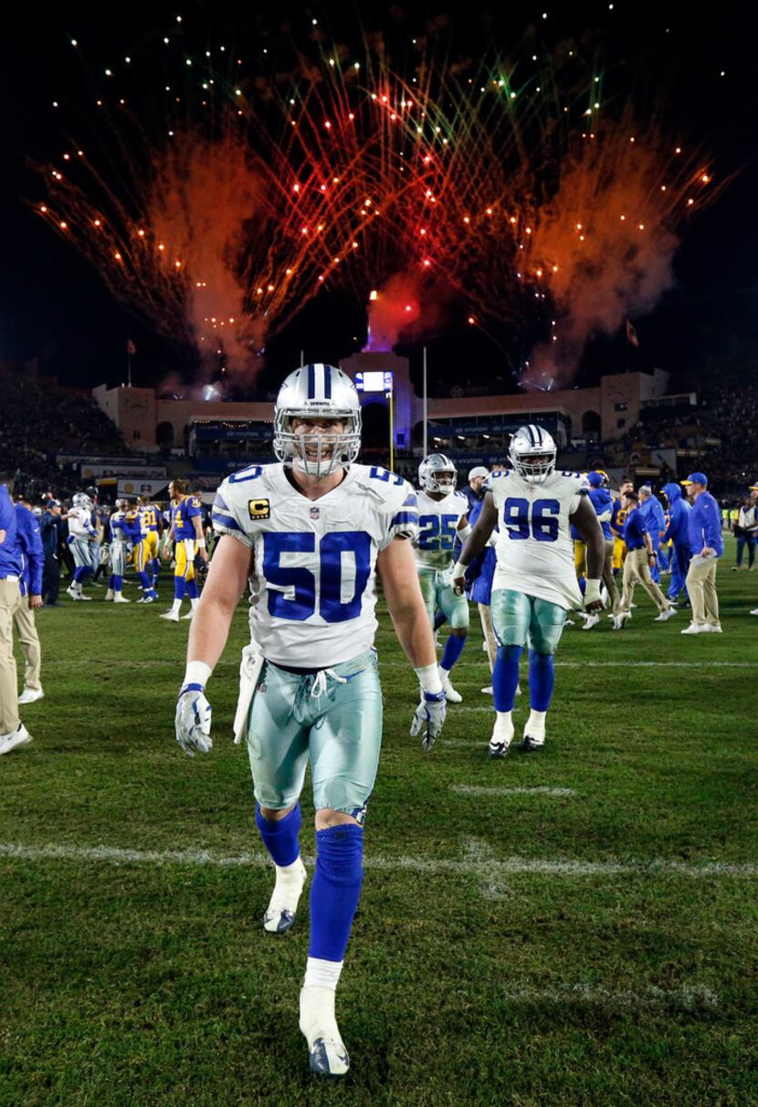 Dallas Cowboys outside linebacker Sean Lee (50) walks off the field after loosing their NFC...