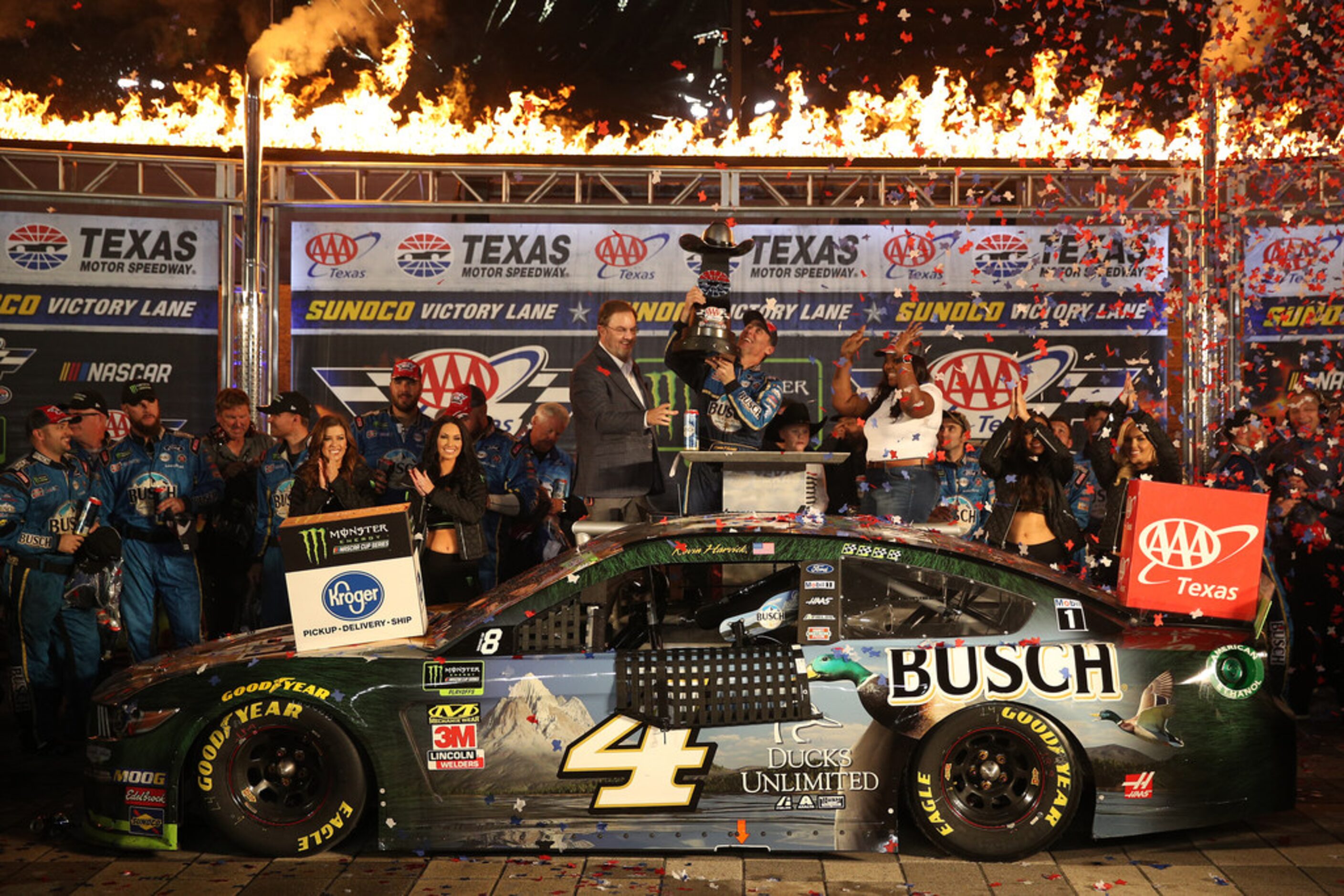 FORT WORTH, TEXAS - NOVEMBER 03: Kevin Harvick, driver of the #4 Busch Beer/Ducks Unlimited...