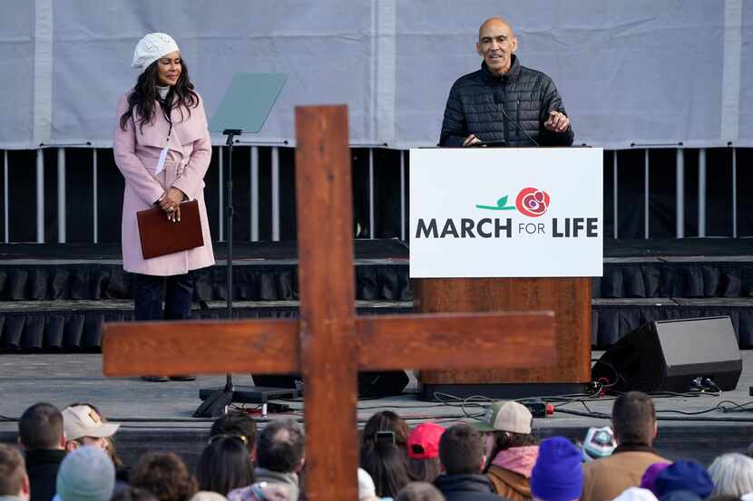 Former NFL football coach Tony Dungy speaks during the March for Life rally, Friday, Jan....