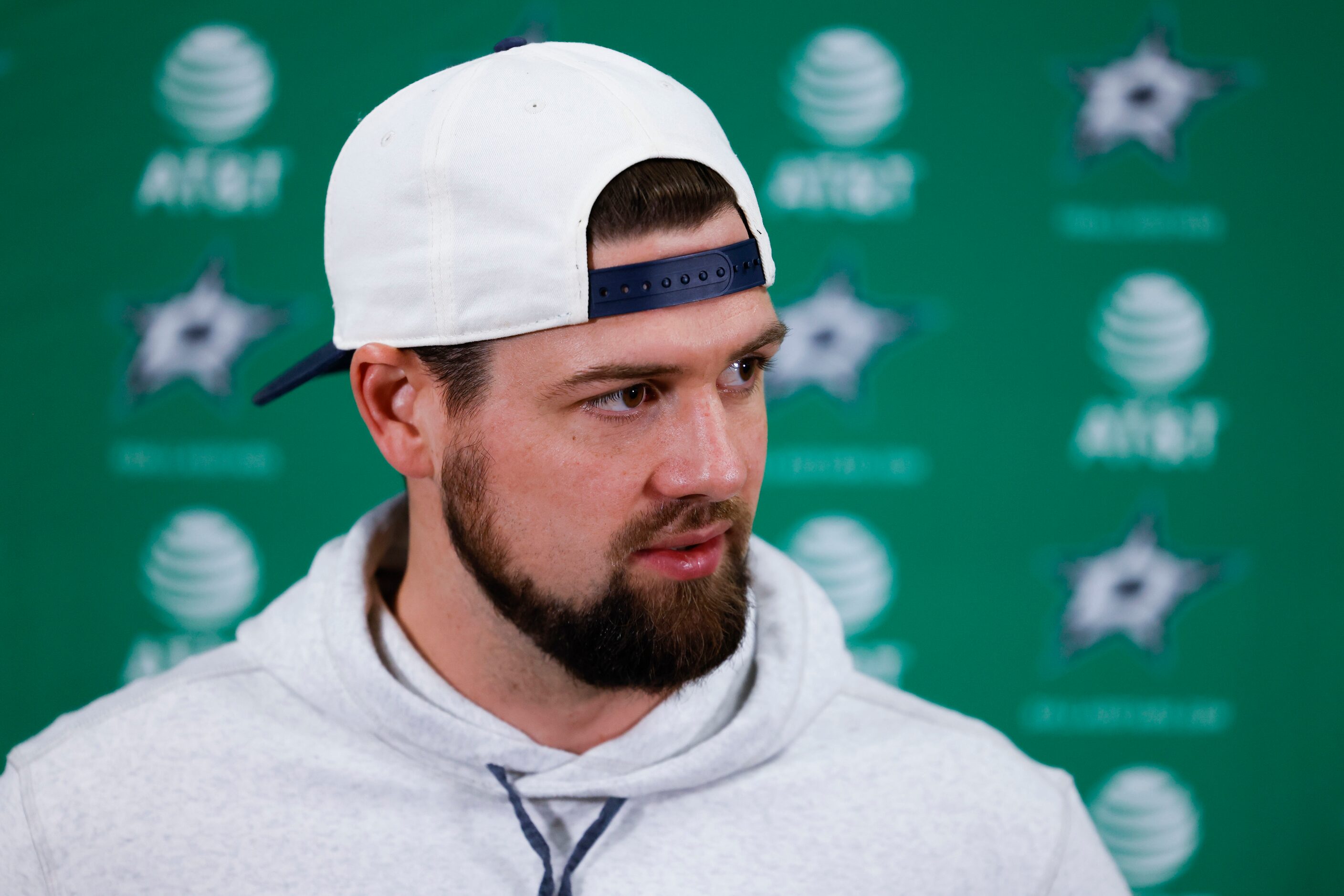 Dallas Stars left wing Jamie Benn speaks during Dallas Stars season wrap news conference on...