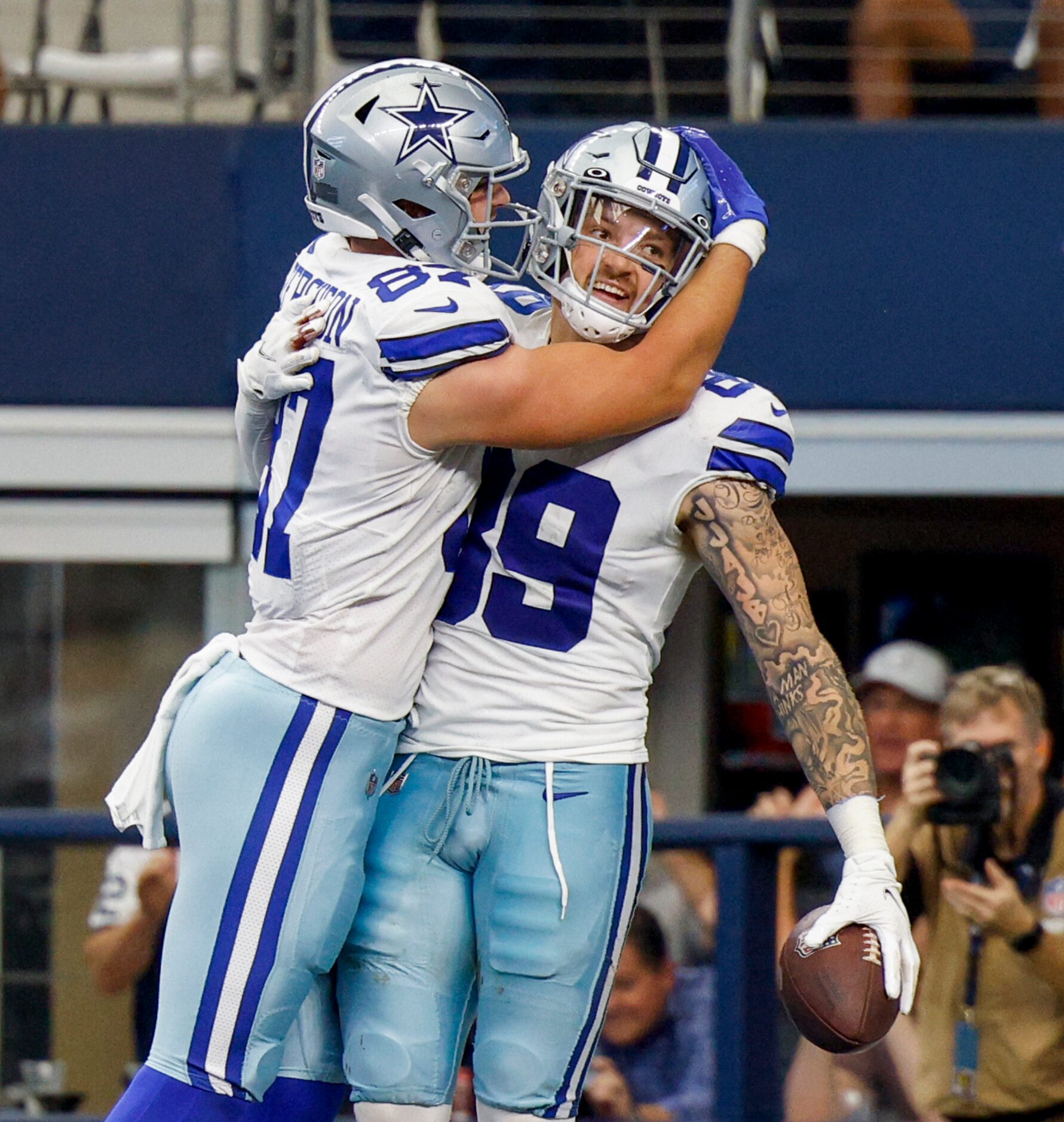 Dallas Cowboys tight end Peyton Hendershot (89) celebrates his touchdown with tight end Jake...