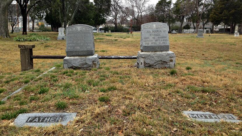 Heinrich and Anna Struck are buried in the Western Heights Cemetery off Fort Worth Avenue,...