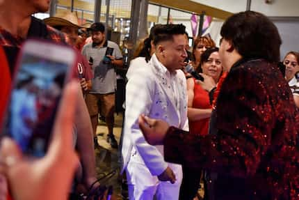 Francisco Mendoza en el festival de Juan Gabriel en Mercado369 de Oak Cliff.